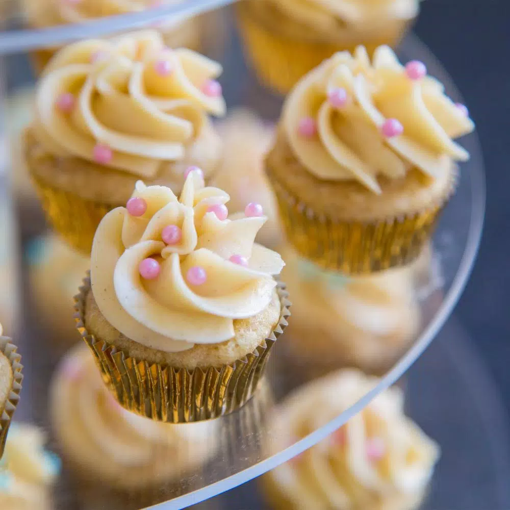 Disposable Tableware Classic Cuisine 3-Tier Round Tempered Glass Dessert Tray (5 Per Case) - Image 3