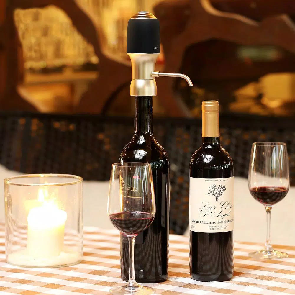 Bar Accessories MegaChef MegaChef One-Touch Portable Luxury Wine Air Pressure Aerator - Image 4